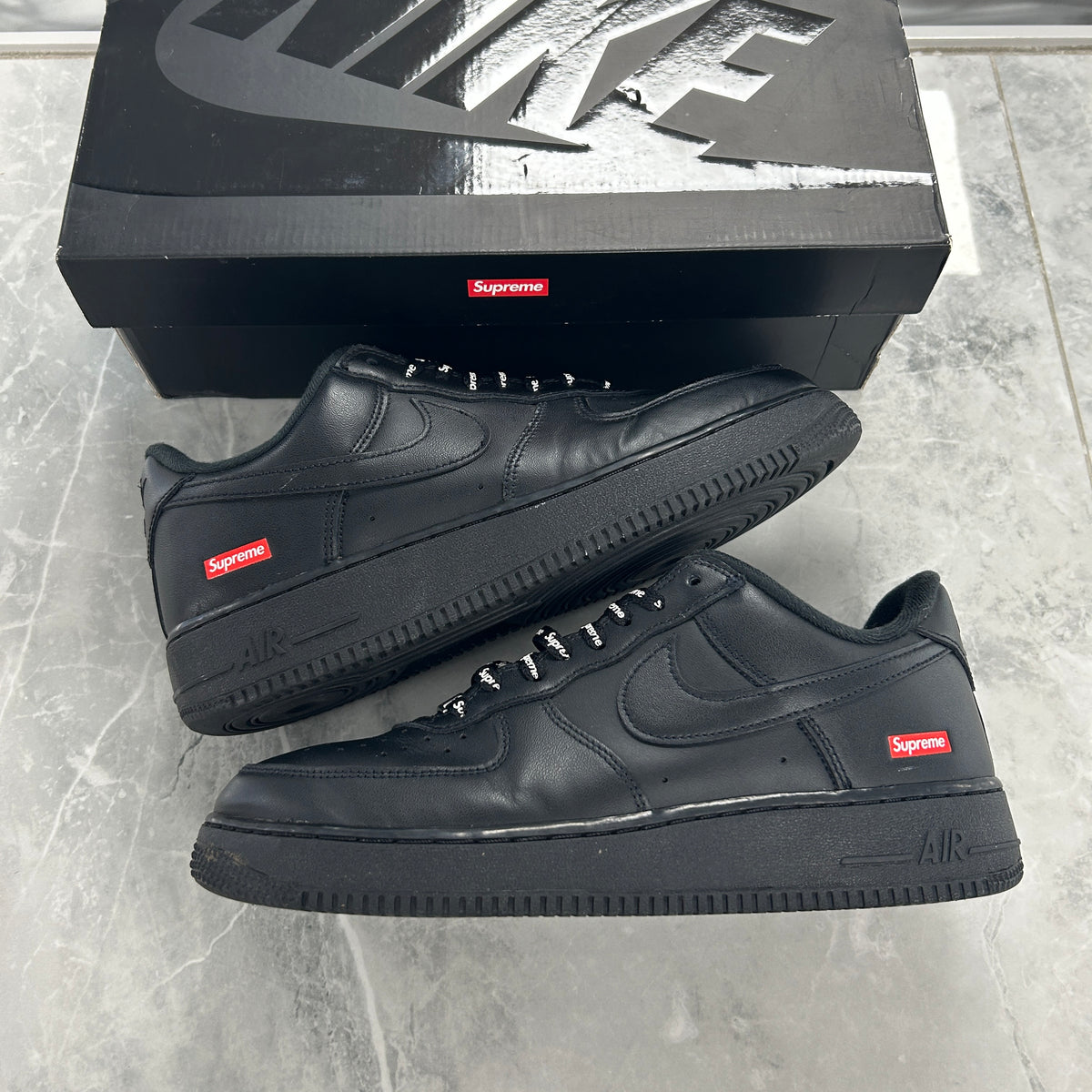 (SZ 9.5M)(USED) Nike Air Force 1 Low Supreme Black