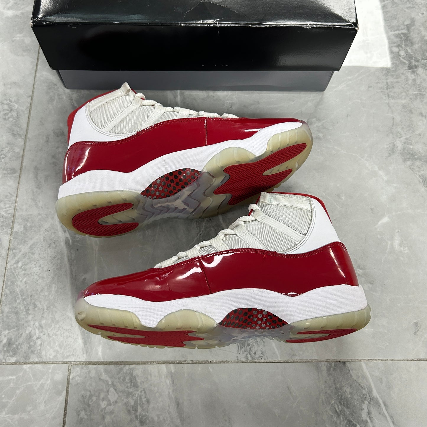 Air Jordan 11 Retro Cherry (USED)