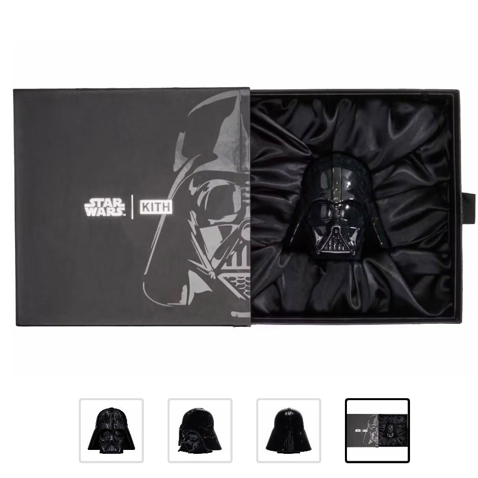 Kith x STAR WARS Darth Vader Helmet
Black