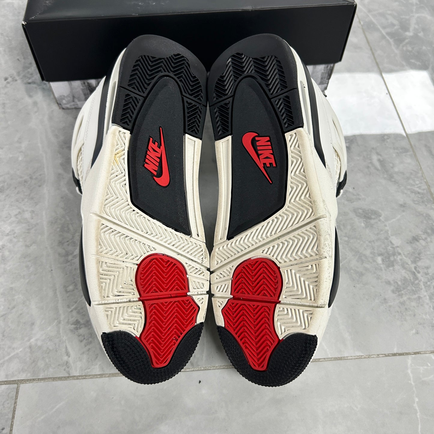 Jordan 4 Retro Flight Club (USED)