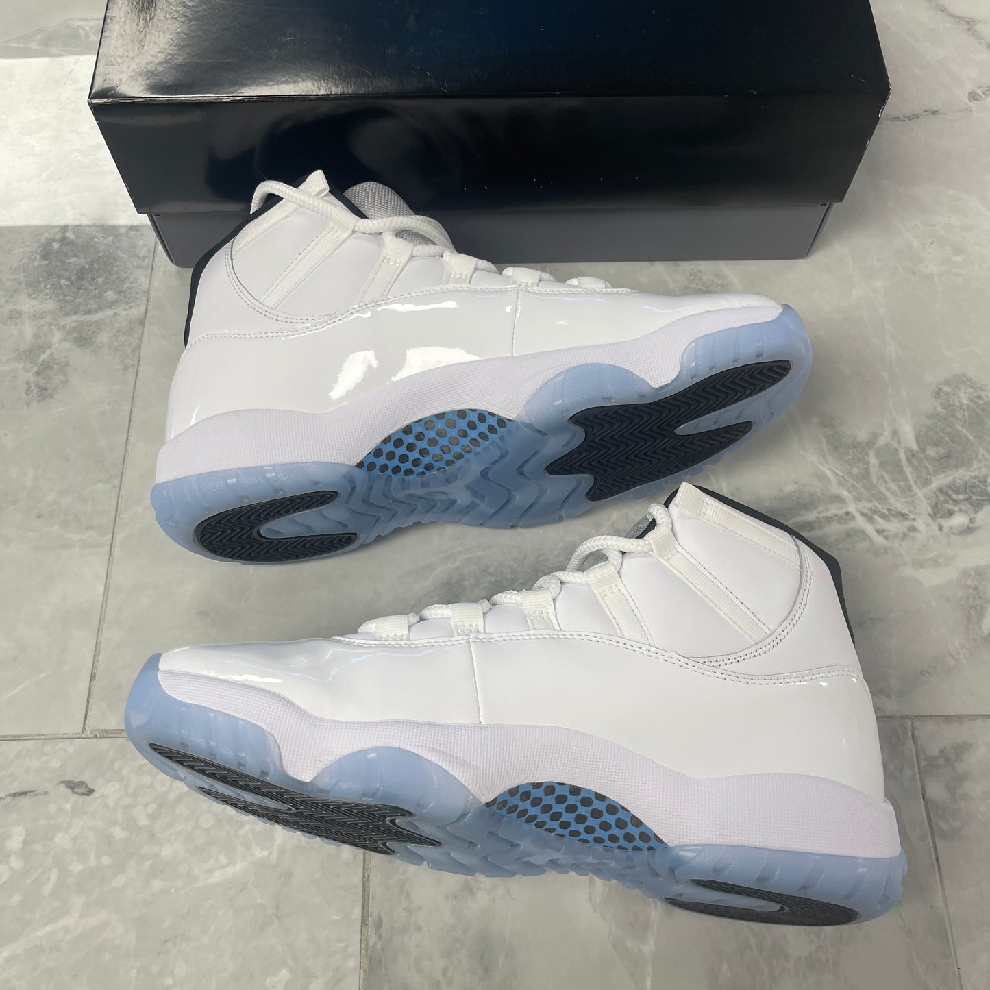 Jordan 11 Retro Legend Blue (2024)