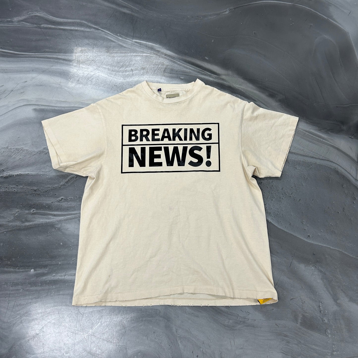 Gallery Dept Breaking News Cream Tee