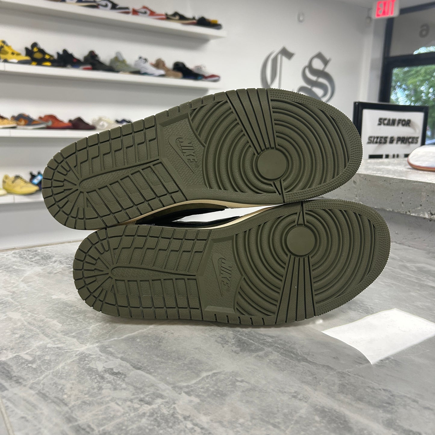 Jordan 1 Retro Low OG SP Travis Scott Medium Olive (USED)