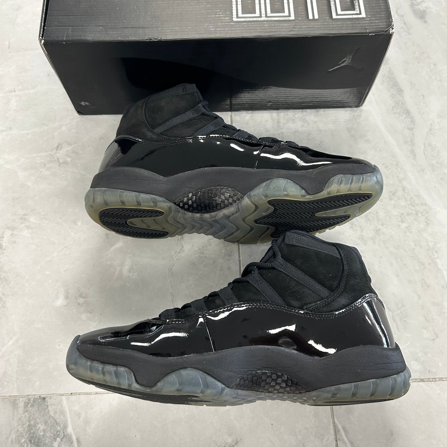 Jordan 11 Retro Cap and Gown (USED)