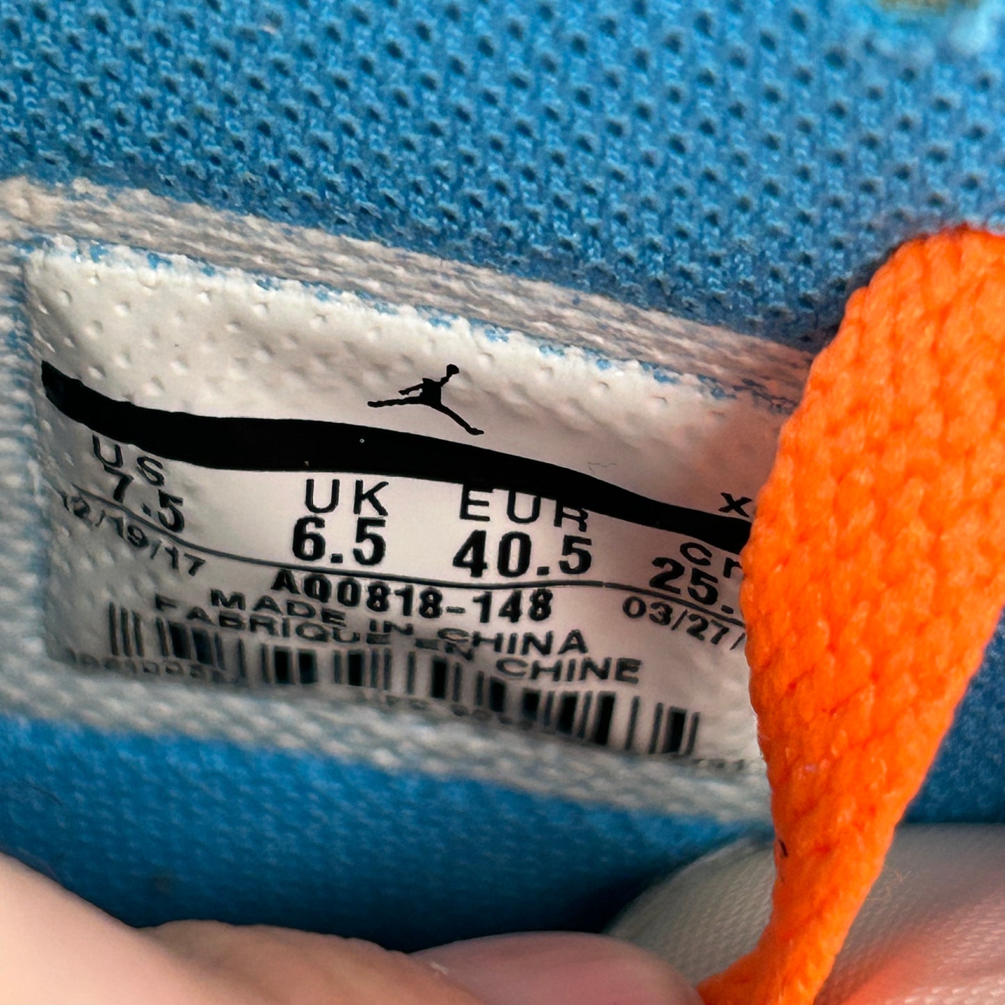Off-White x Air Jordan 1 Retro High UNC - view 7