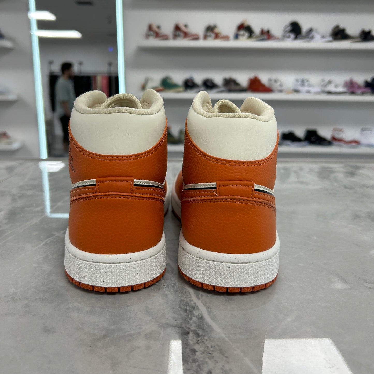 Jordan 1 Mid SE Sport Spice (NEW NO BOX)(SZ 8.5M)