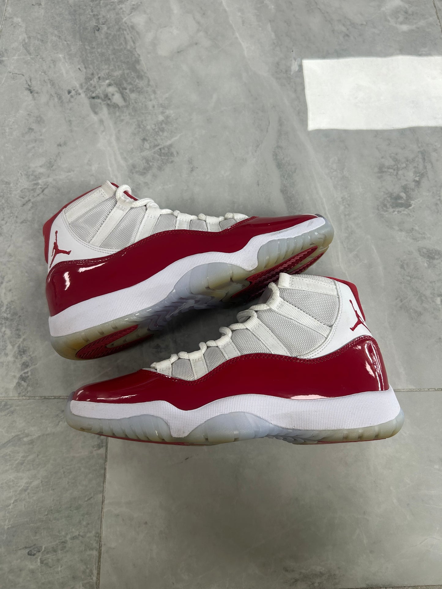 Jordan 11 Retro Cherry (2022)(USED NO BOX)