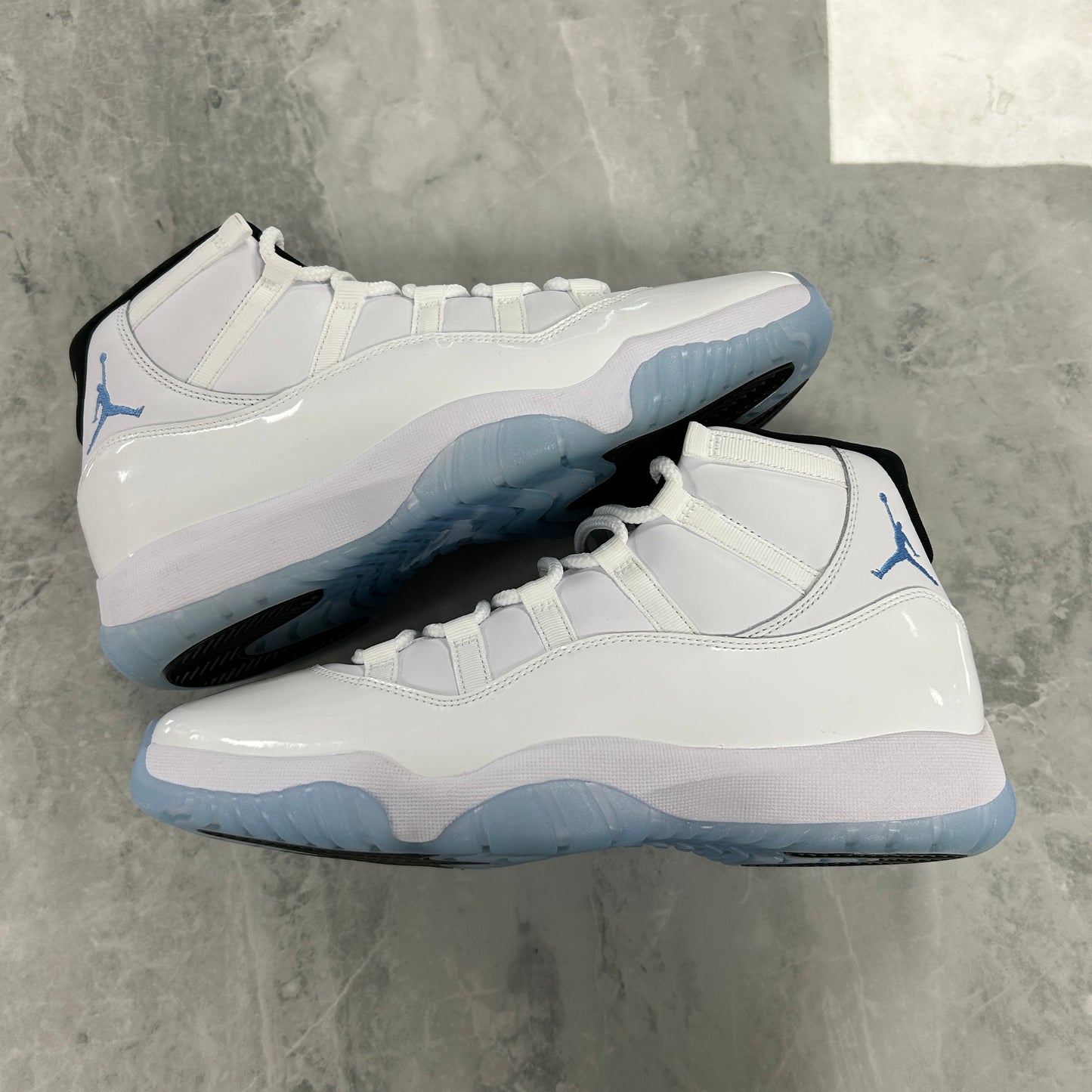 Jordan 11 Retro Legend Blue (2024) (USED NO BOX)