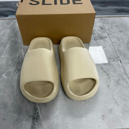 Adidas Yeezy Slide Bone (2022/2023 Restock)(Used)