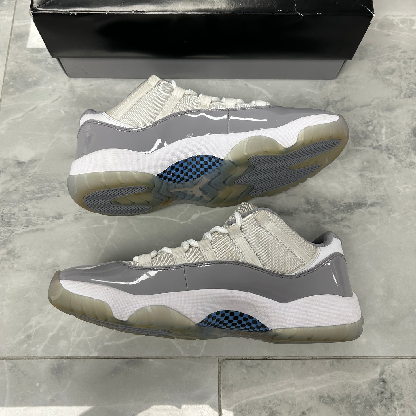 Air Jordan 11 Retro Low Cement
Grey (USED)