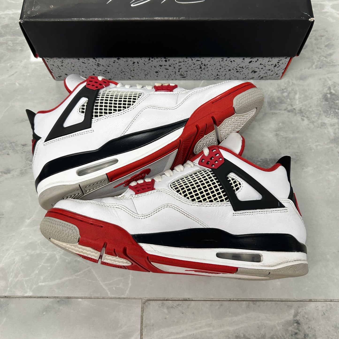 Jordan 4 Retro OG Fire Red (2020) (USED)