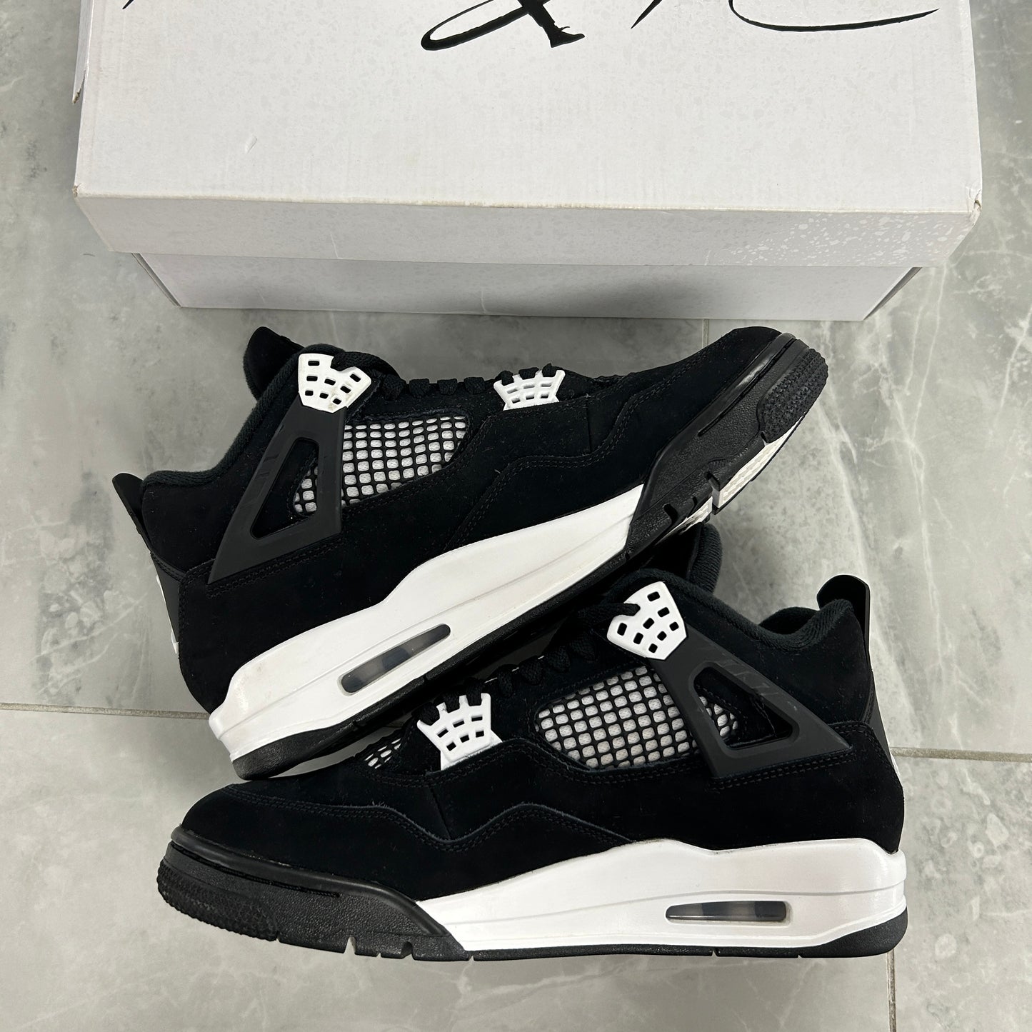Air Jordan 4 Retro White Thunder (USED)