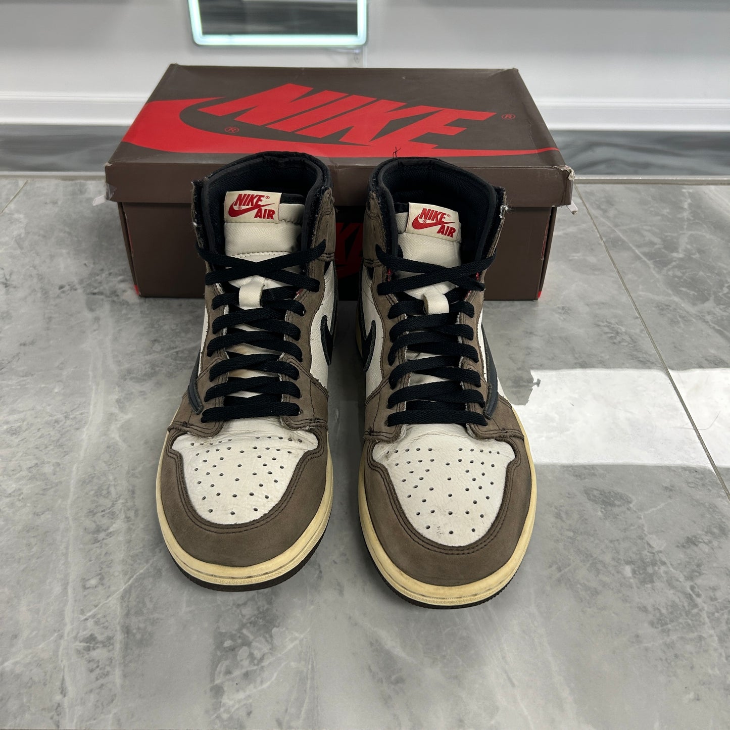 Jordan 1 Retro High OG Travis Scott Mocha (USED)