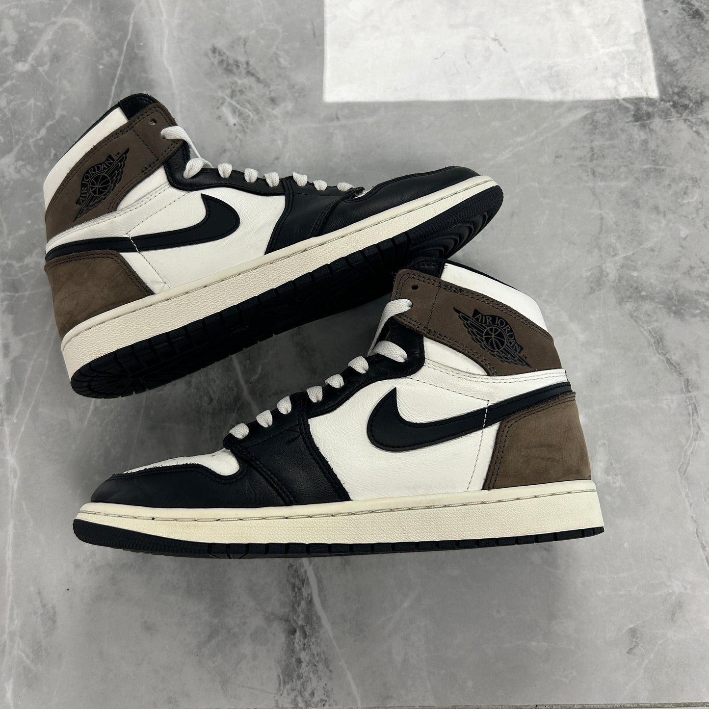 Jordan 1 Retro High OG Dark Mocha (USED NO BOX)