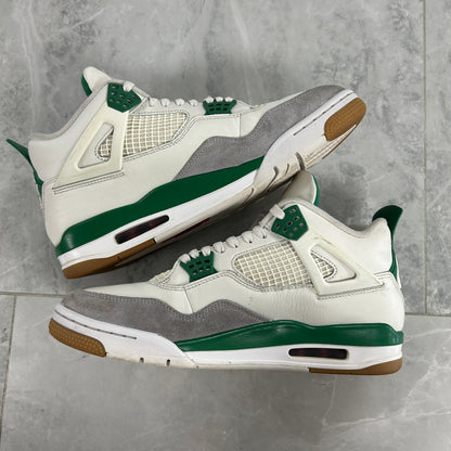 Air Jordan 4 Retro SB Pine Green (USED NO BOX)