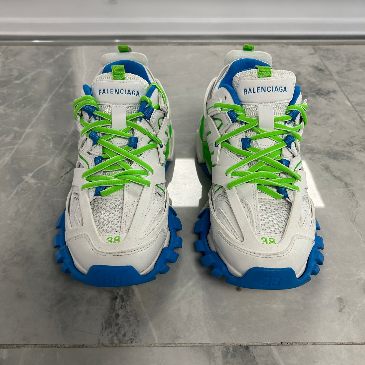 Balenciaga Track Sneaker White
Green (USED NO BOX)