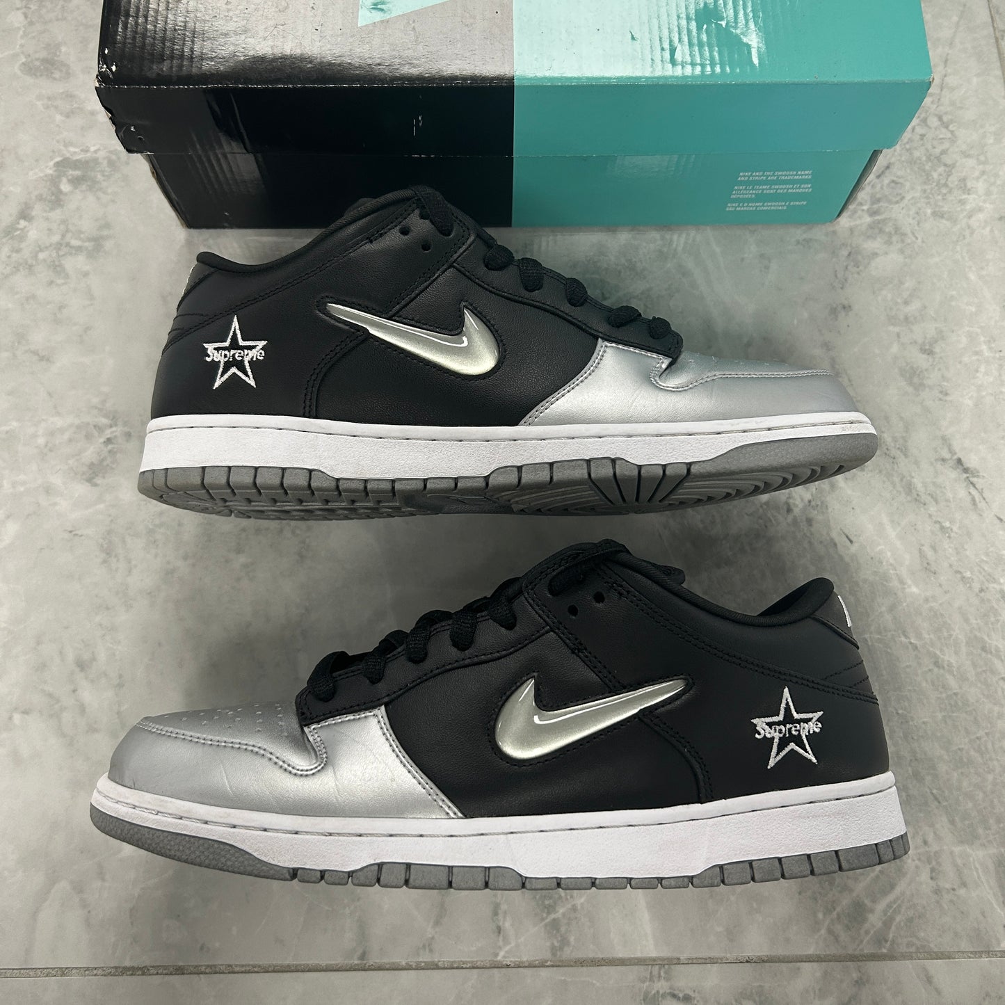 Nike SB Dunk Low Supreme Jewel Swoosh Silver (USED)