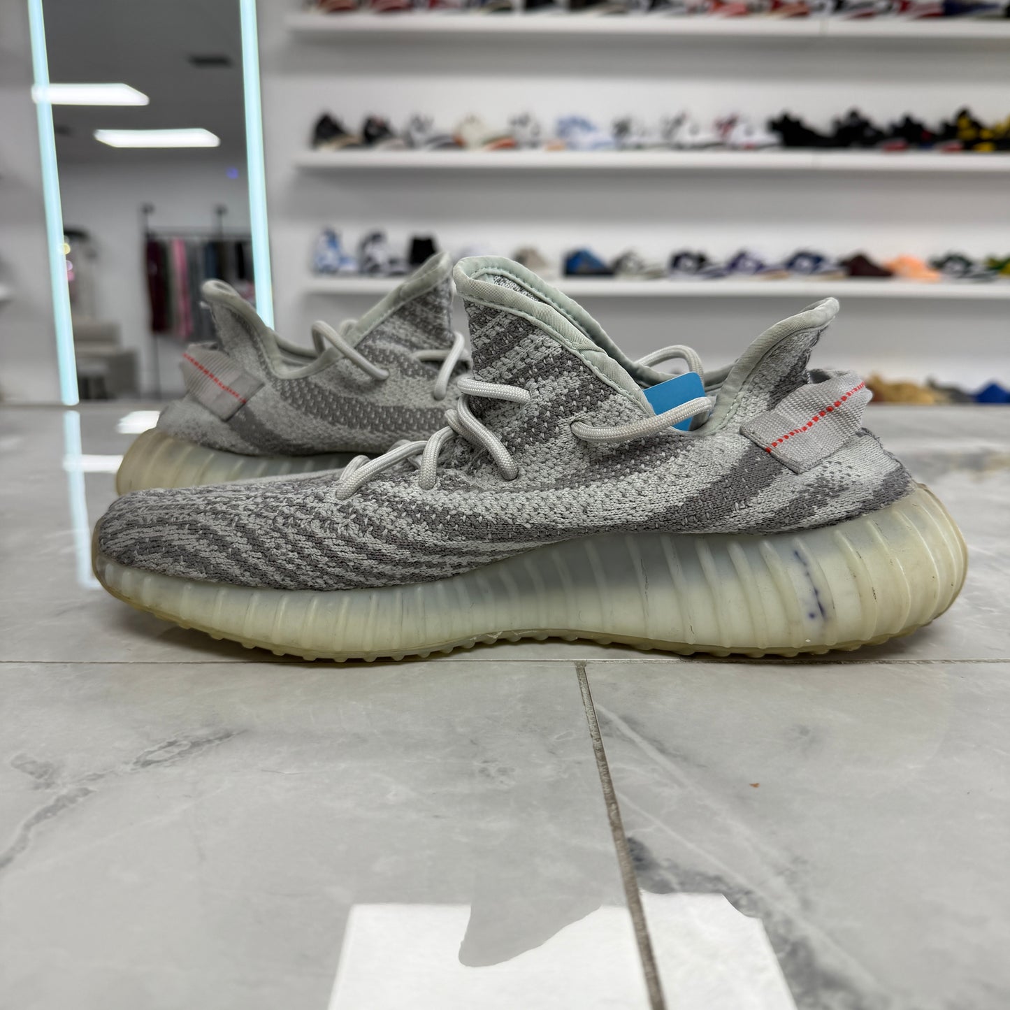 Adidas Yeezy Boost 350 V2 Blue
Tint (USED NO BOX)