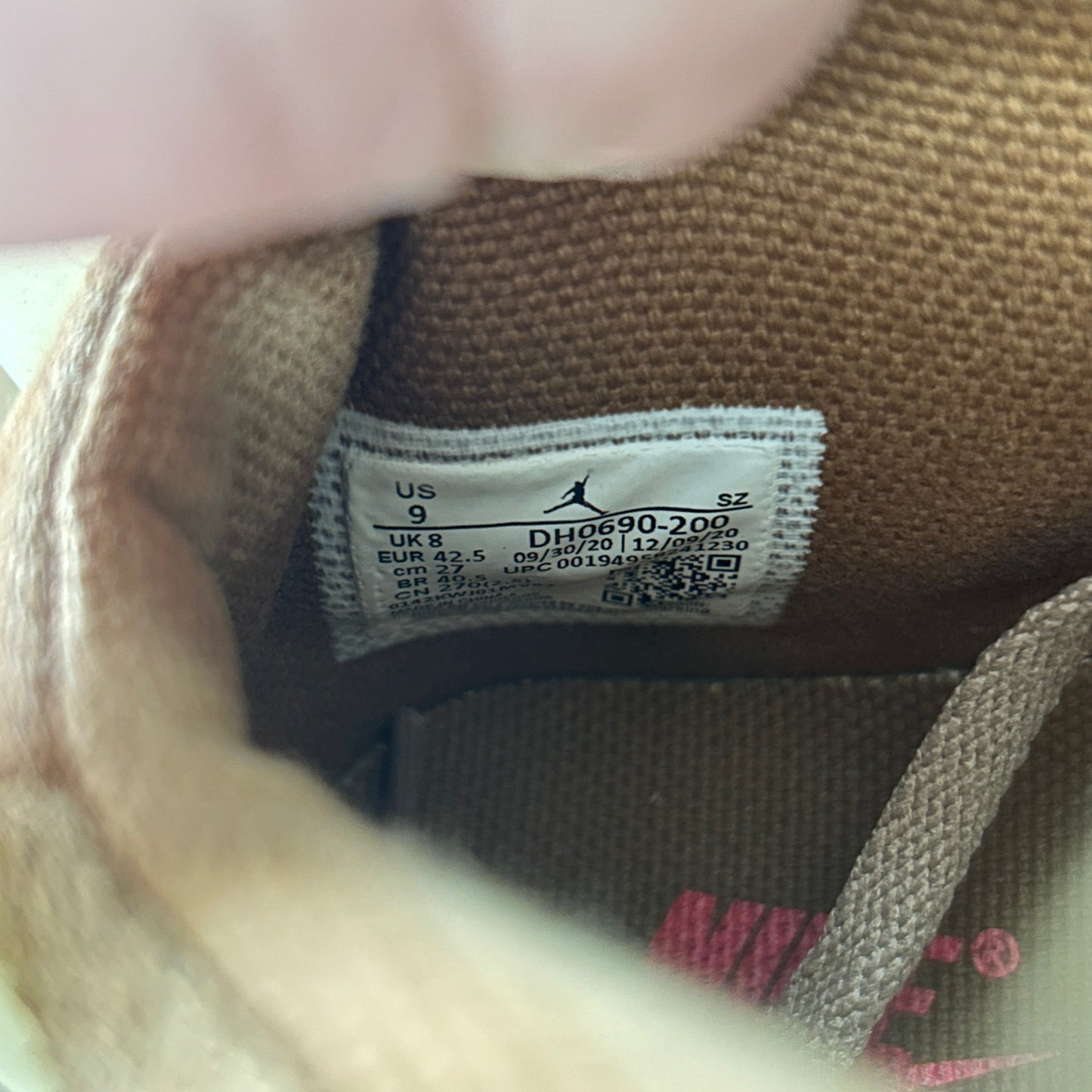 Air Jordan 6 Retro x Travis Scott British Khaki — view 7