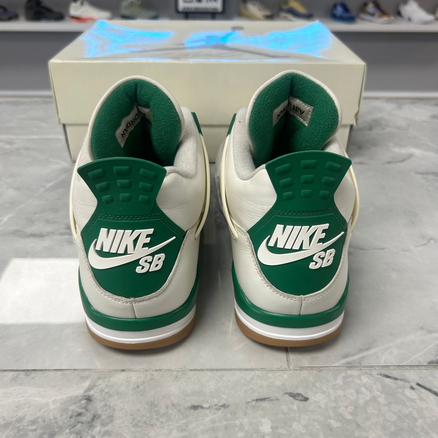 Jordan 4 Retro SB Pine Green (USED)