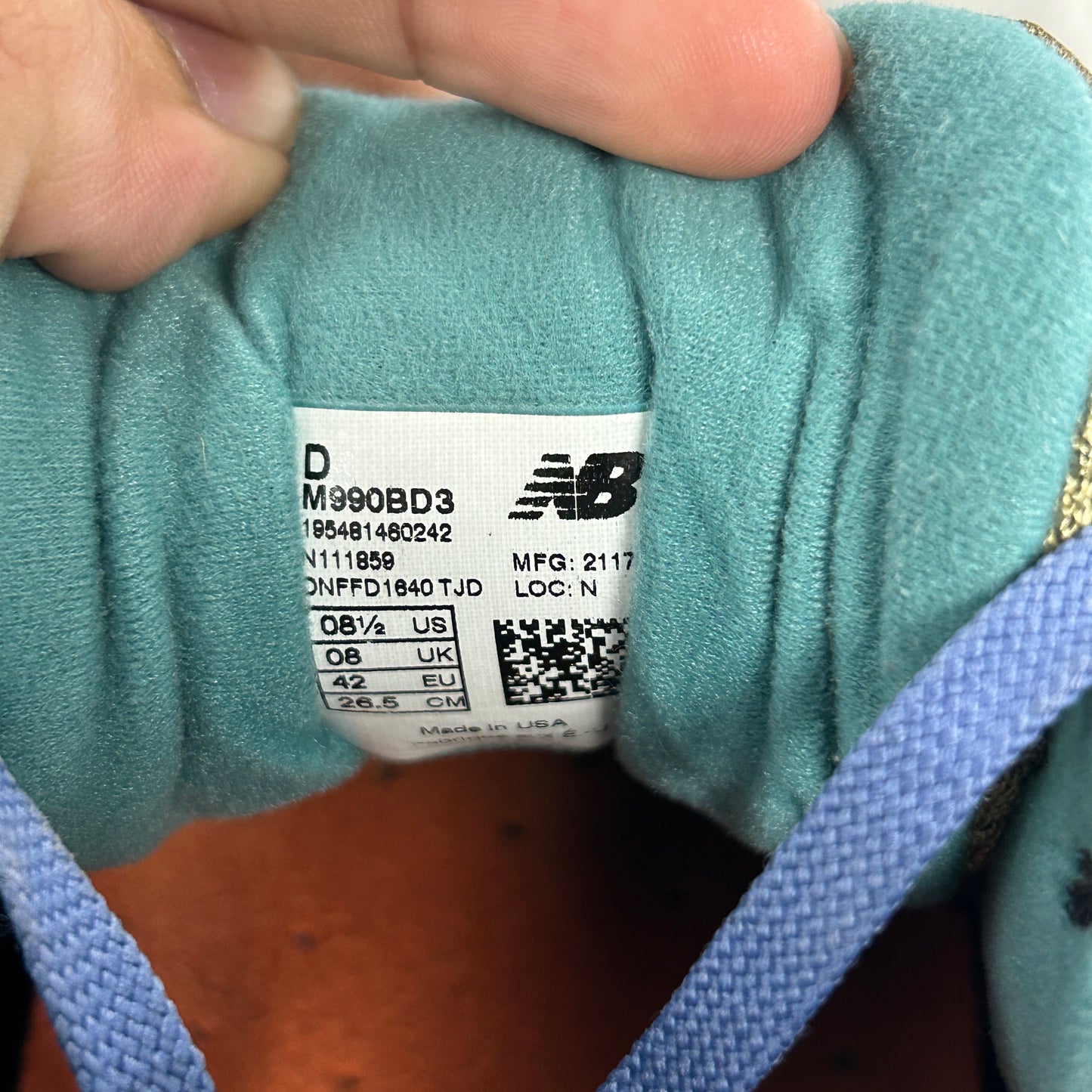 New Balance 990v3 MiUSA Bodega Here To Stay - view 7