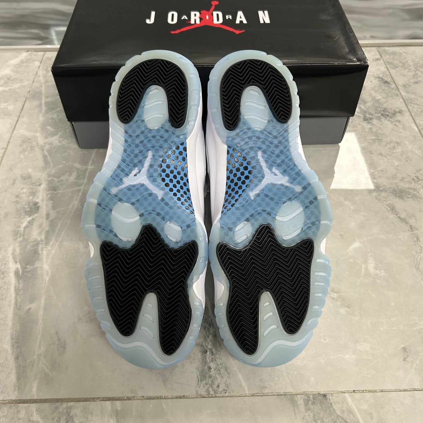 Jordan 11 Retro Legend Blue (2024) (USED)