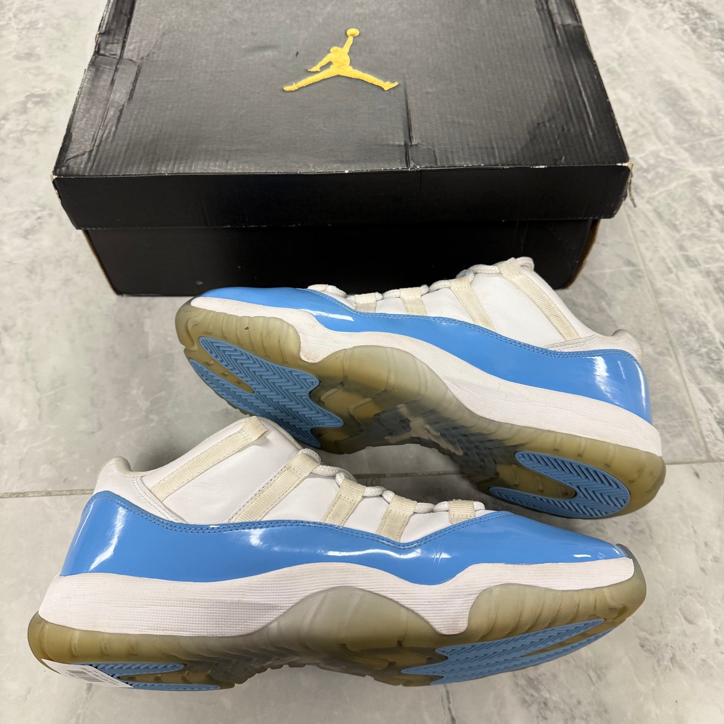 Jordan 11 Retro Low University Blue (2017)(USED)