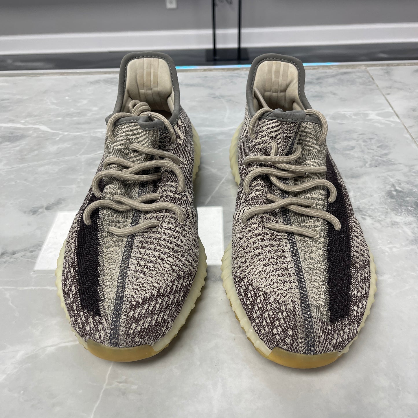 adidas Yeezy Boost 350 V2
Zyon (USED NO BOX)