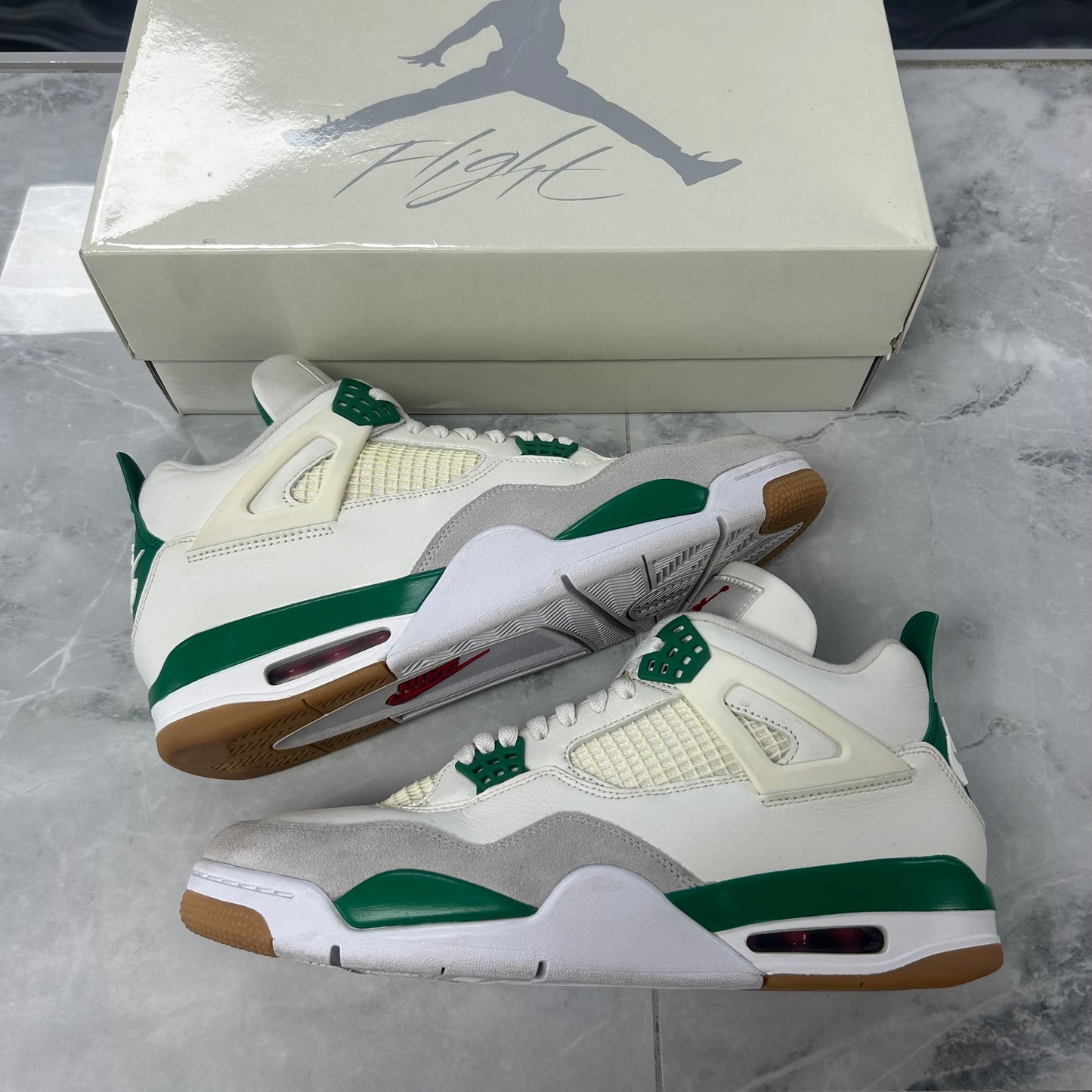 Jordan 4 Retro SB Pine Green (USED)