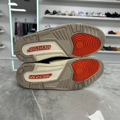 Air Jordan 3 Retro Desert
Elephant (USED NO BOX)