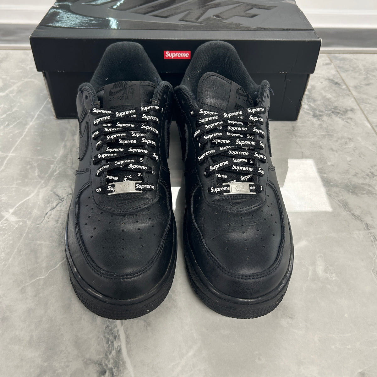 (SZ 9.5M)(USED) Nike Air Force 1 Low Supreme Black
