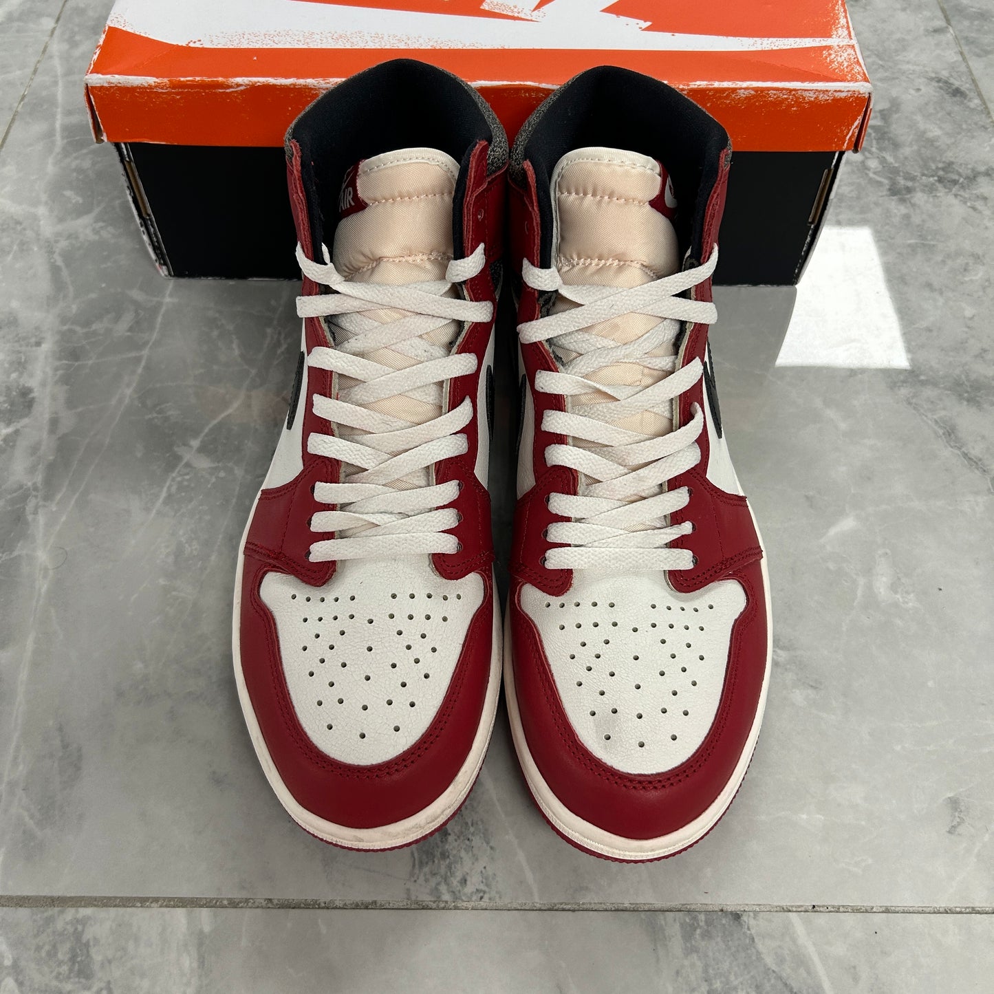 Jordan 1 Retro High OG Chicago Lost and Found (USED)