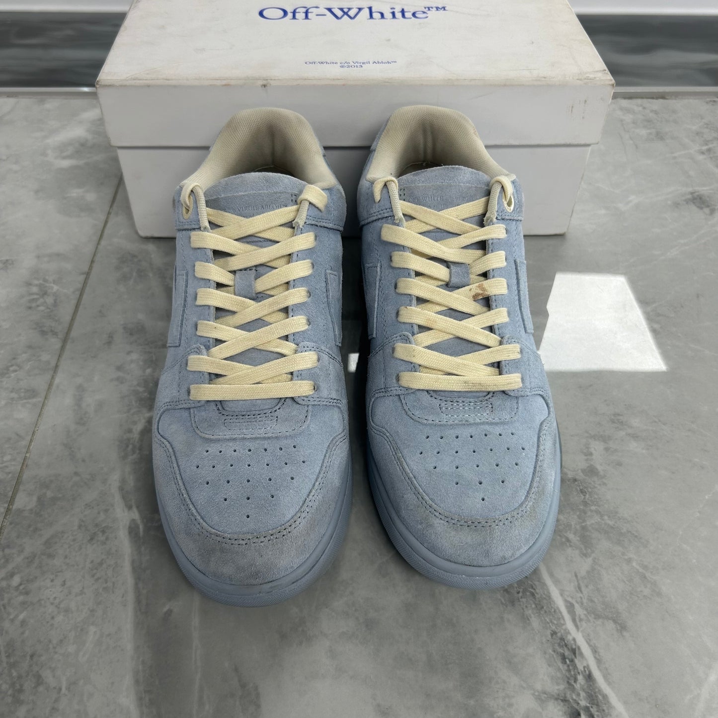 OFF-WHITE Out Of Office Suede
Light Blue (USED)