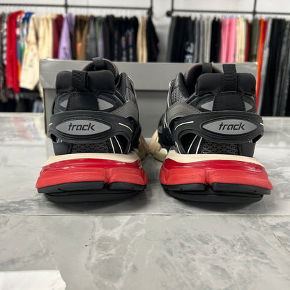 Balenciaga Track Trainer Black
Red (Used)