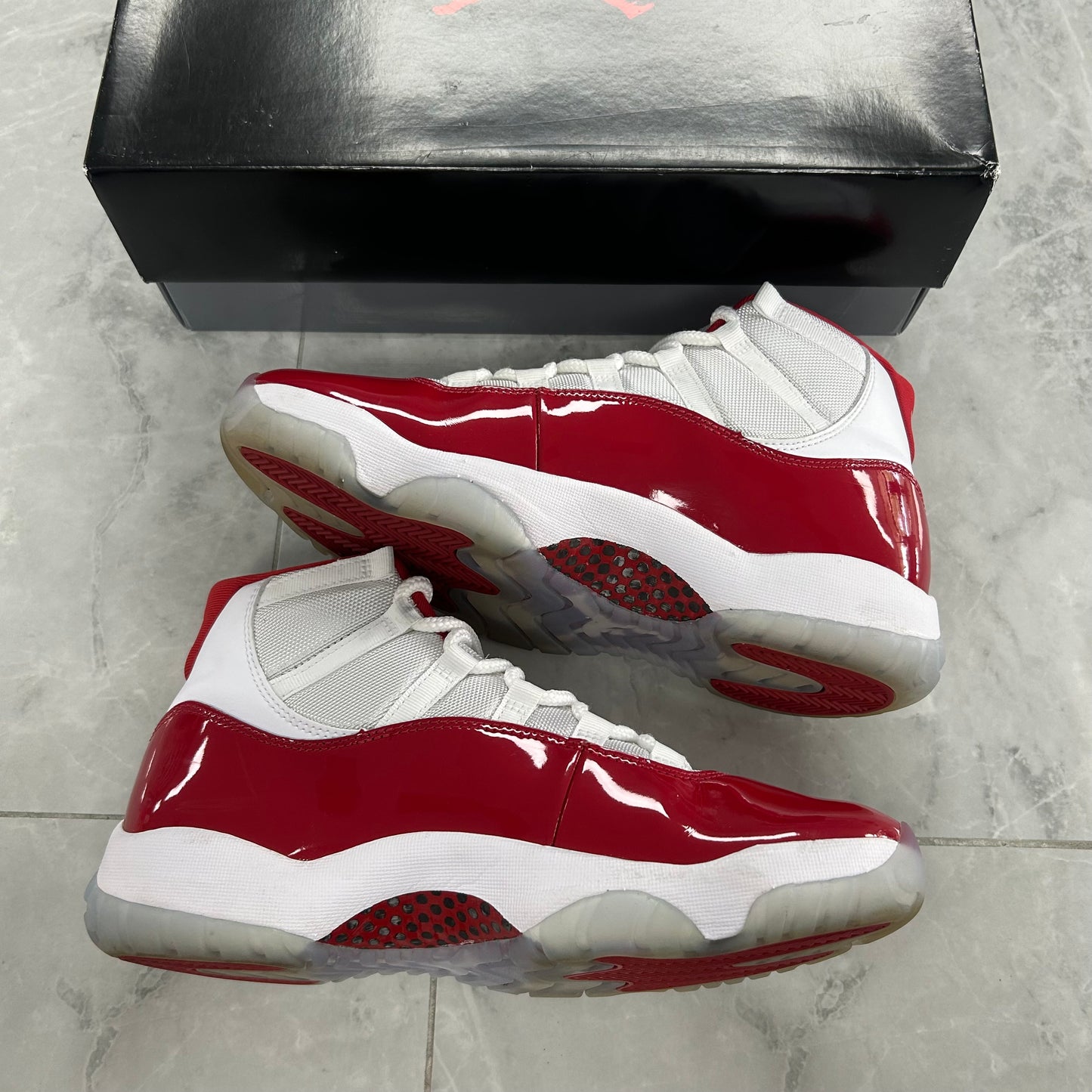 Jordan 11 Retro Cherry (2022) (USED)