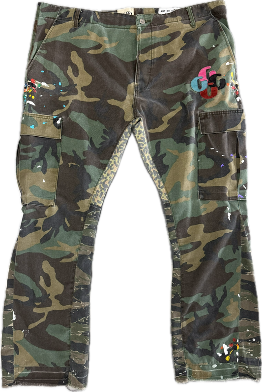 Gallery dept. Camo Flare pants with g patches