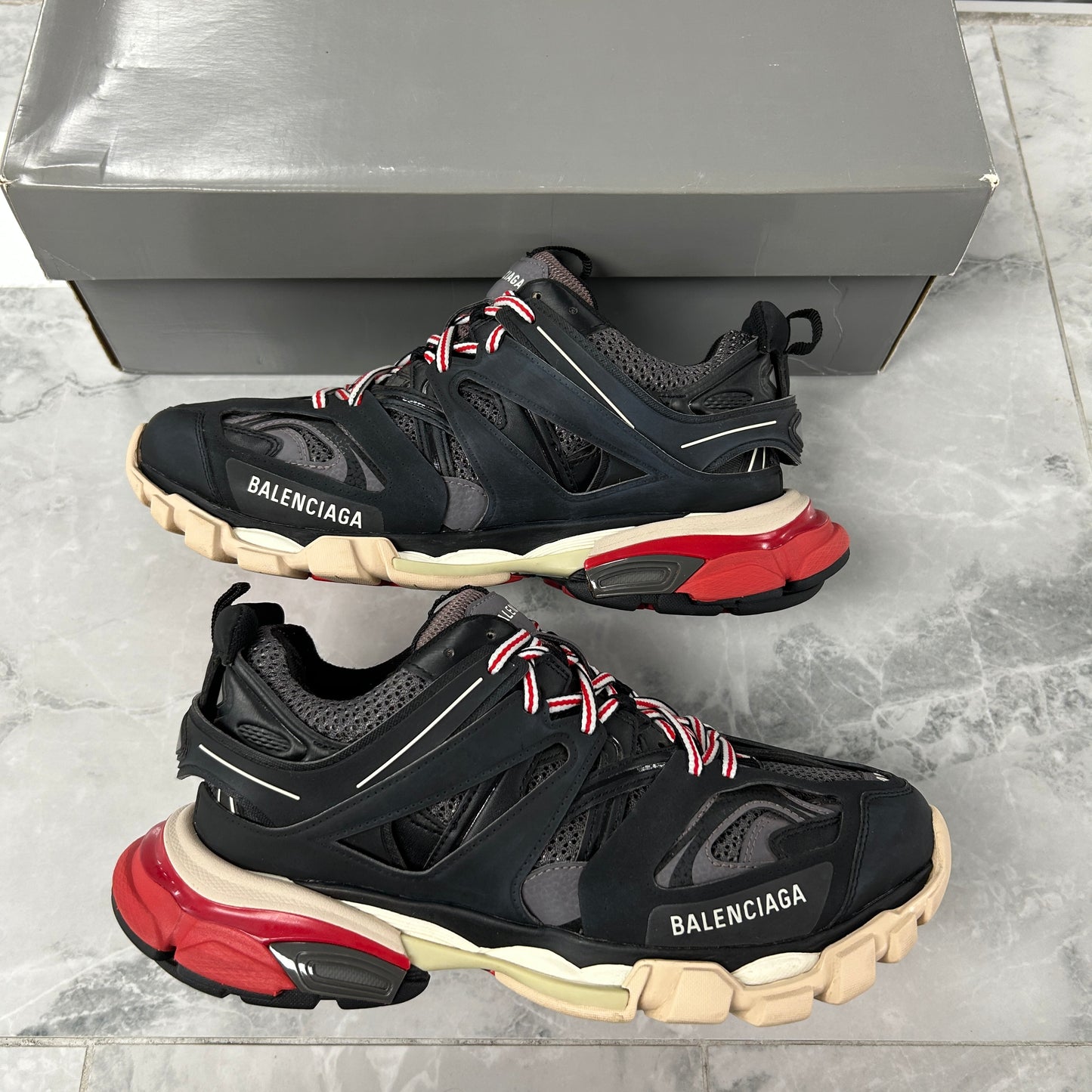 Balenciaga Track Trainer Black
Red (Used)