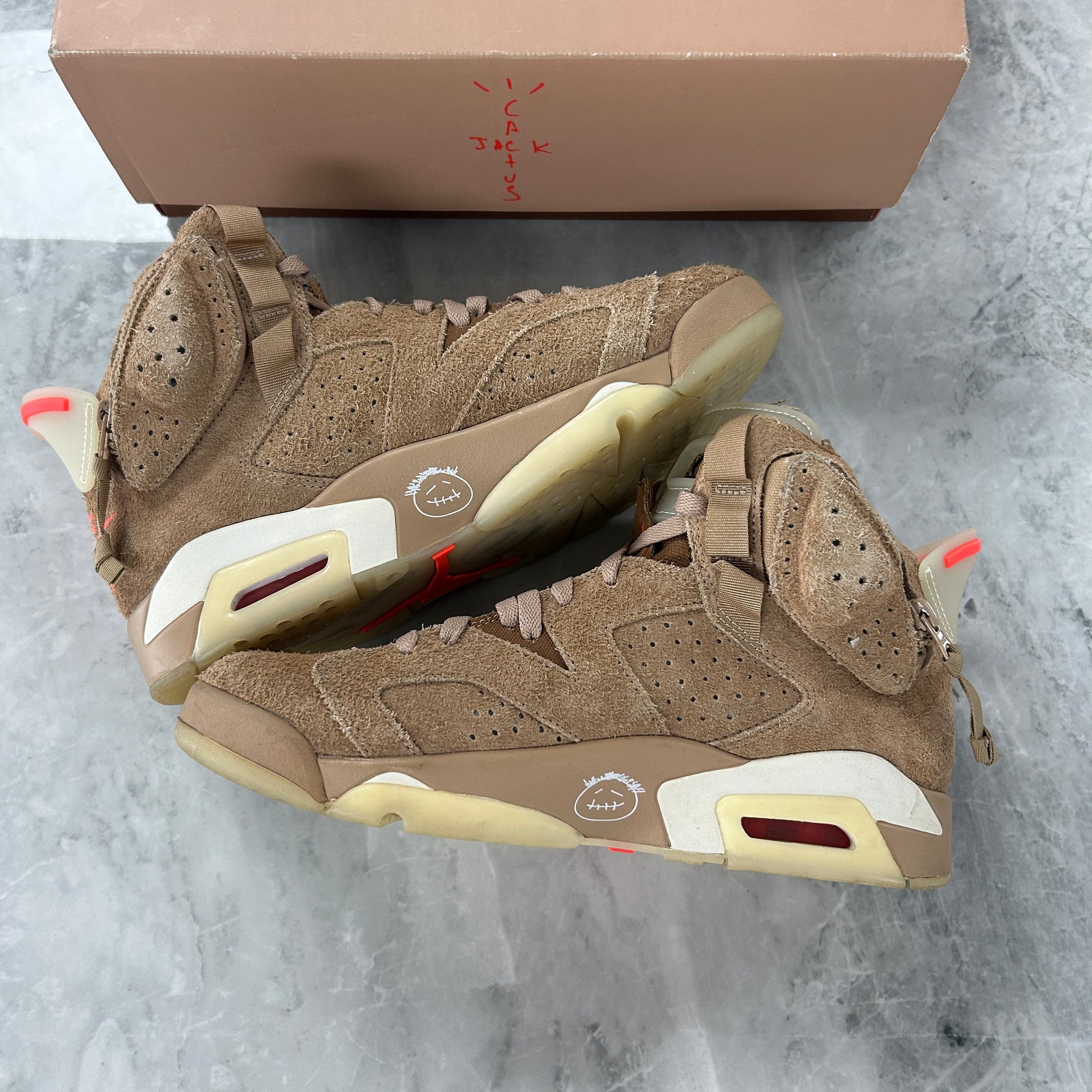 Air Jordan 6 Retro x Travis Scott British Khaki — view 3