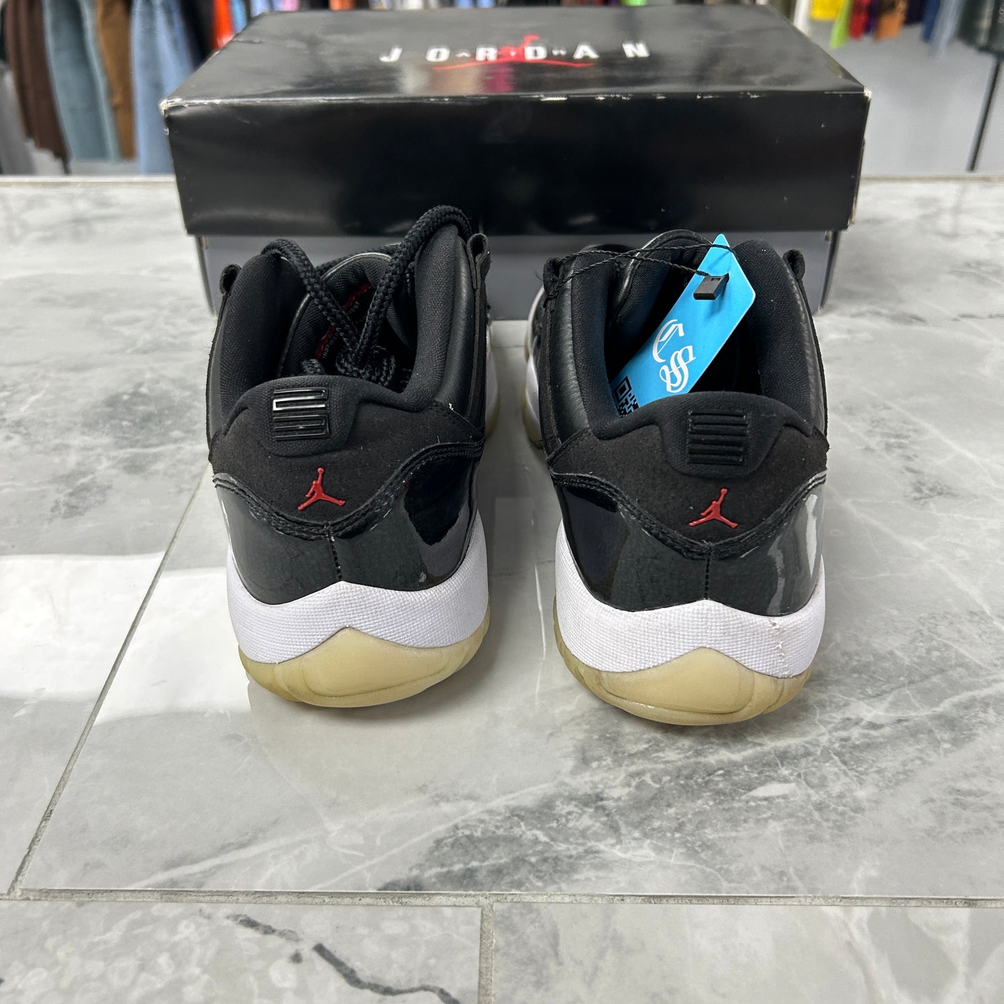 Jordan 11 Retro Low 72-10 (USED)