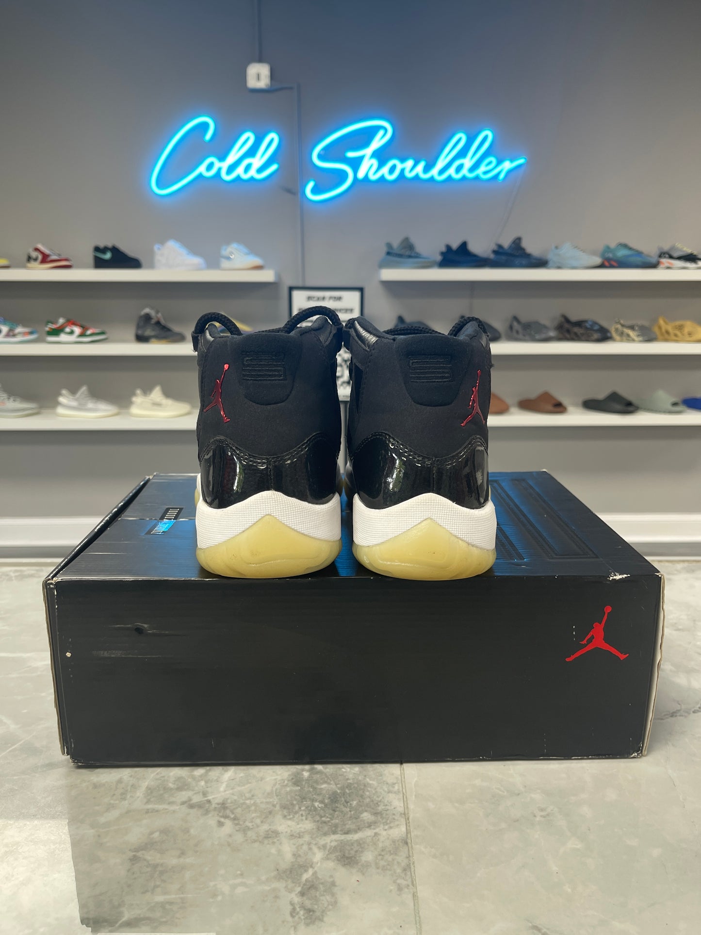 Jordan 11 Retro 72-10 (USED)