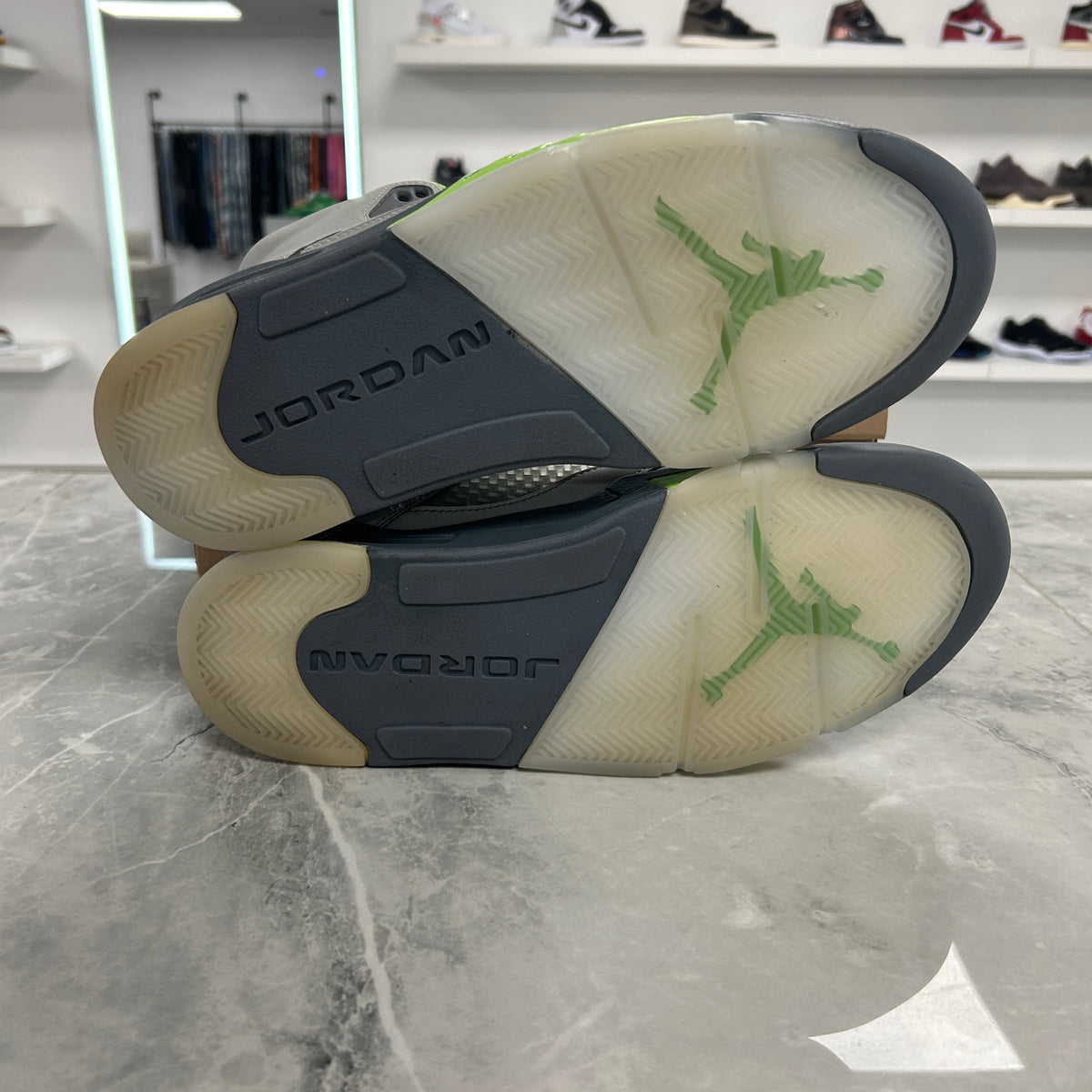 (SZ 10.5M)(USED NO BOX) Jordan 5 Retro Green Bean (2022)
