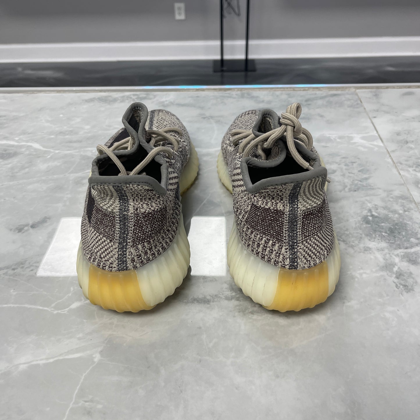 adidas Yeezy Boost 350 V2
Zyon (USED NO BOX)