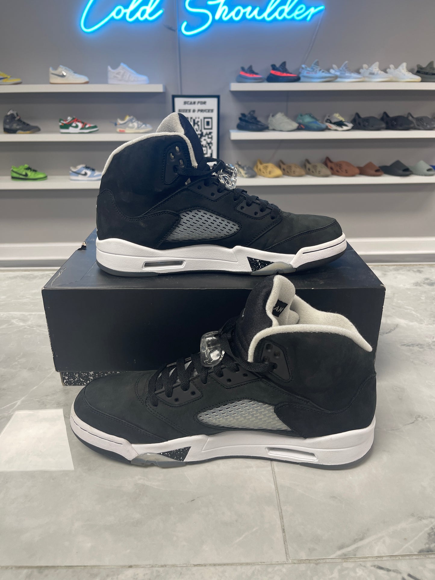 Jordan 5 Retro Moonlight (2021)(USED)