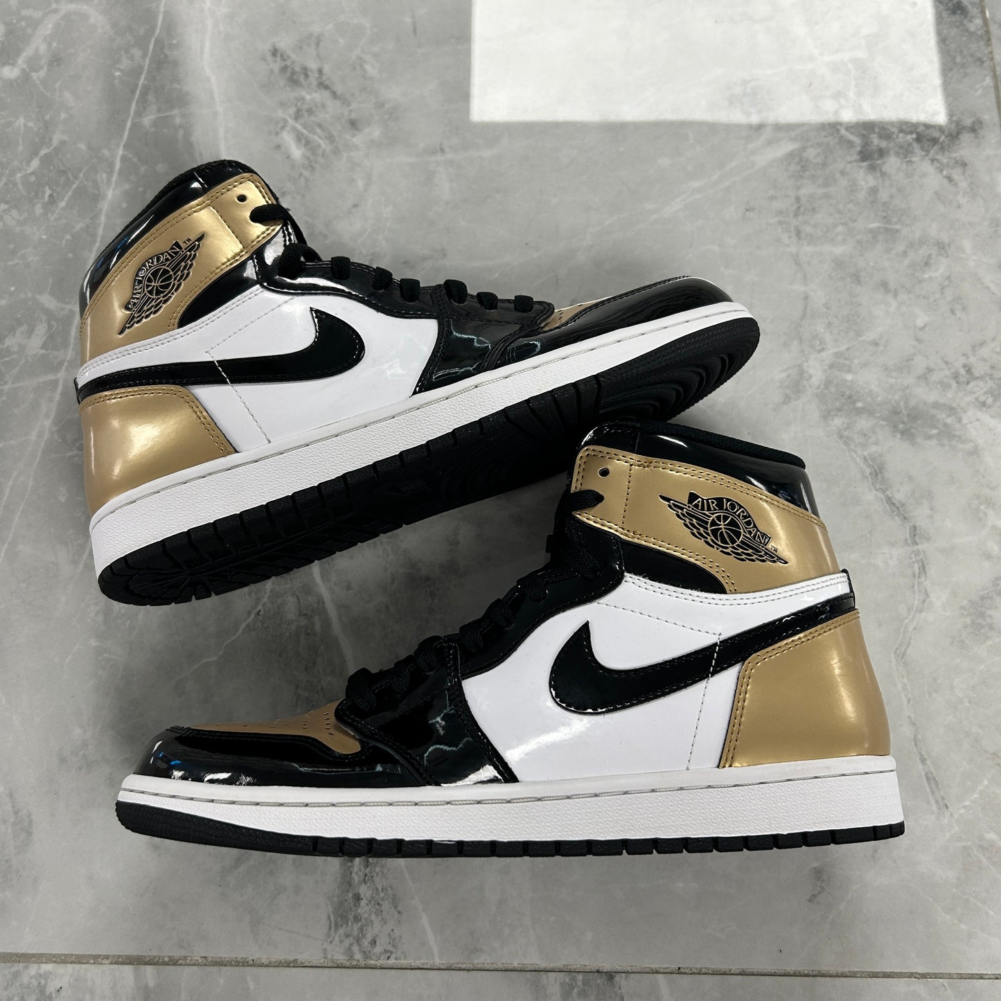 Air Jordan 1 Retro High OG NRG Gold Toe (Used)(No Box)