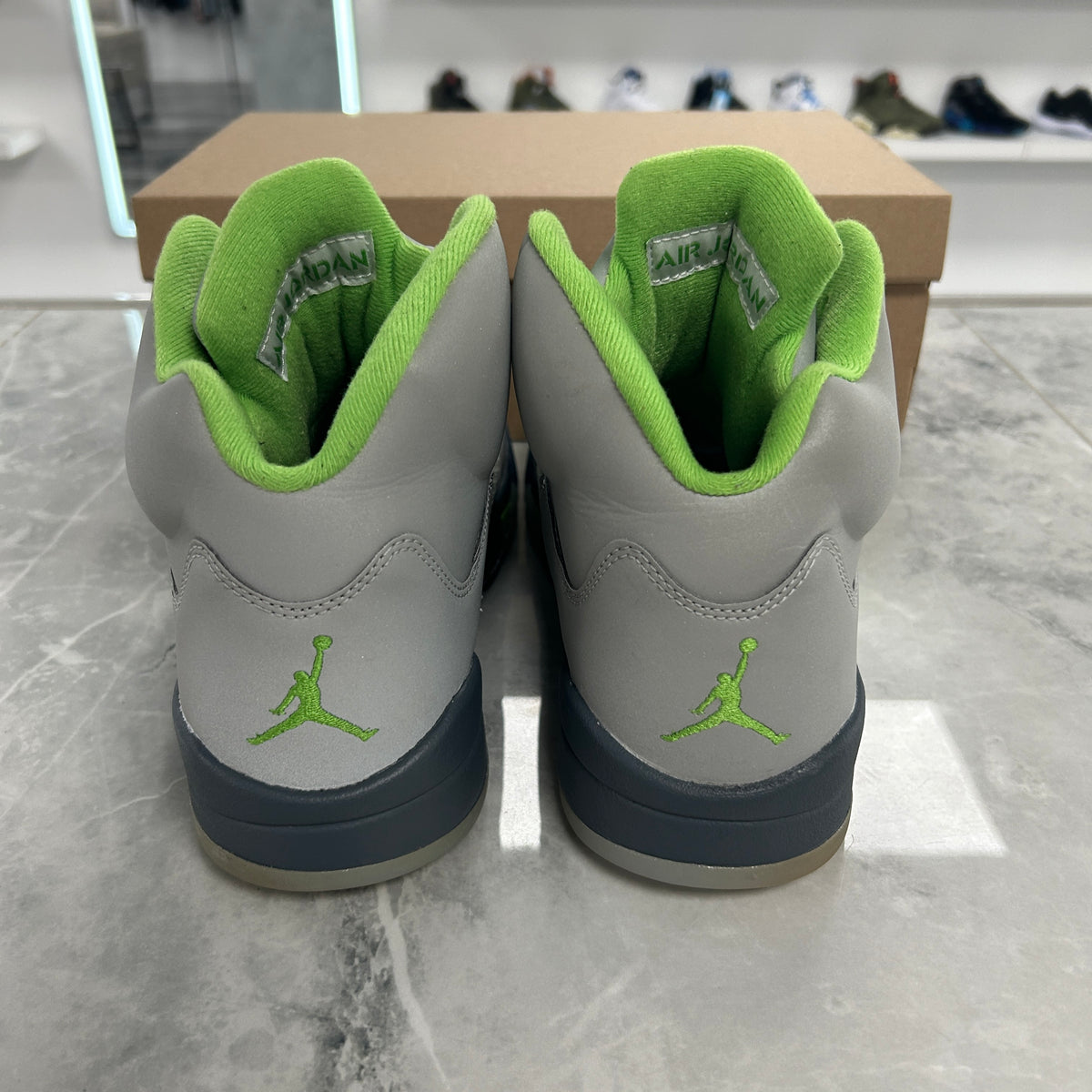 (SZ 10.5M)(USED NO BOX) Jordan 5 Retro Green Bean (2022)
