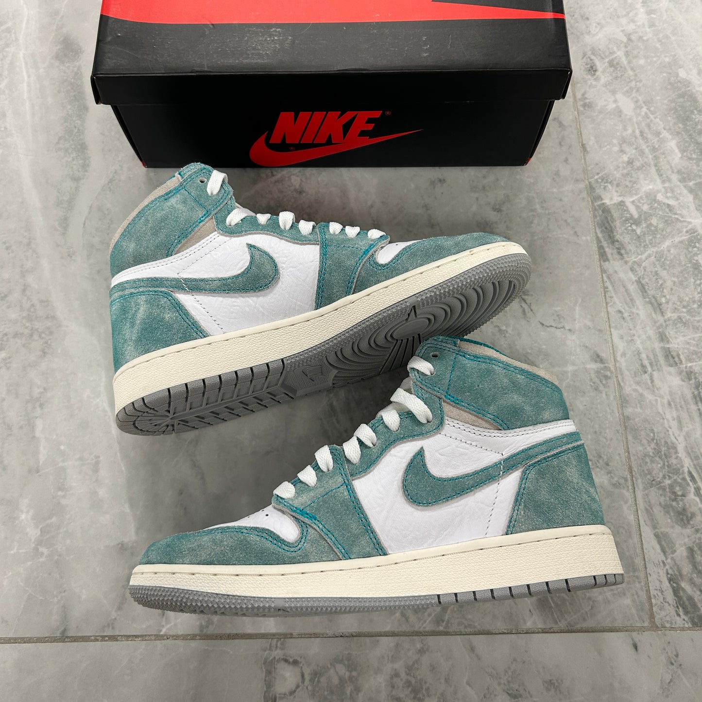 Jordan 1 Retro High OG Turbo Green (USED)