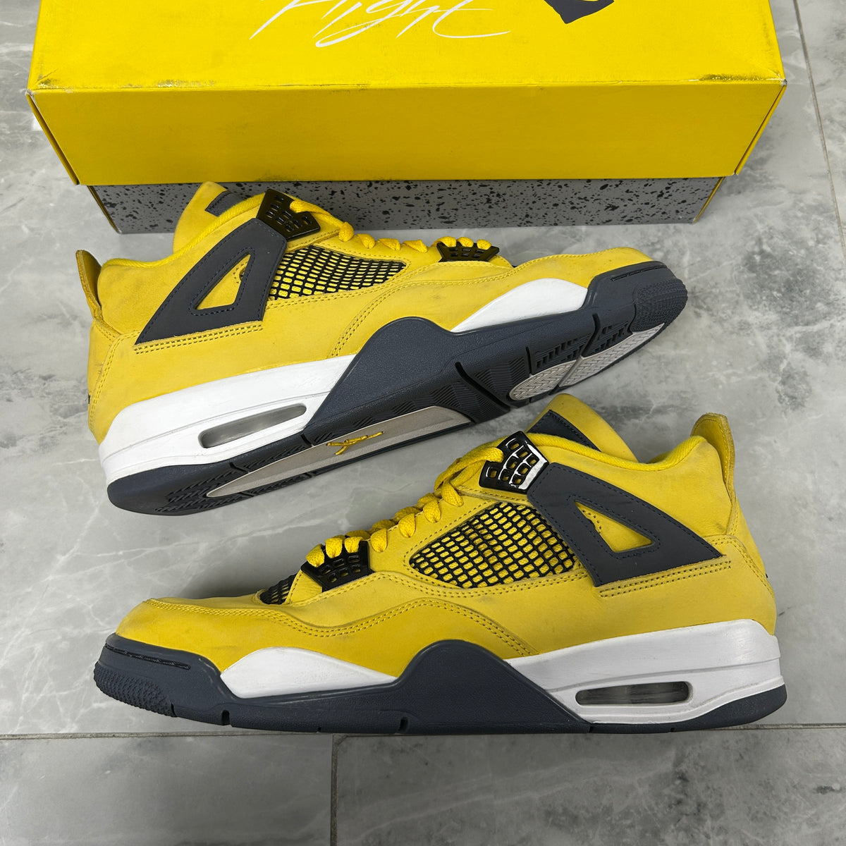 Jordan 4 Retro Lightning (2021) (USED)
