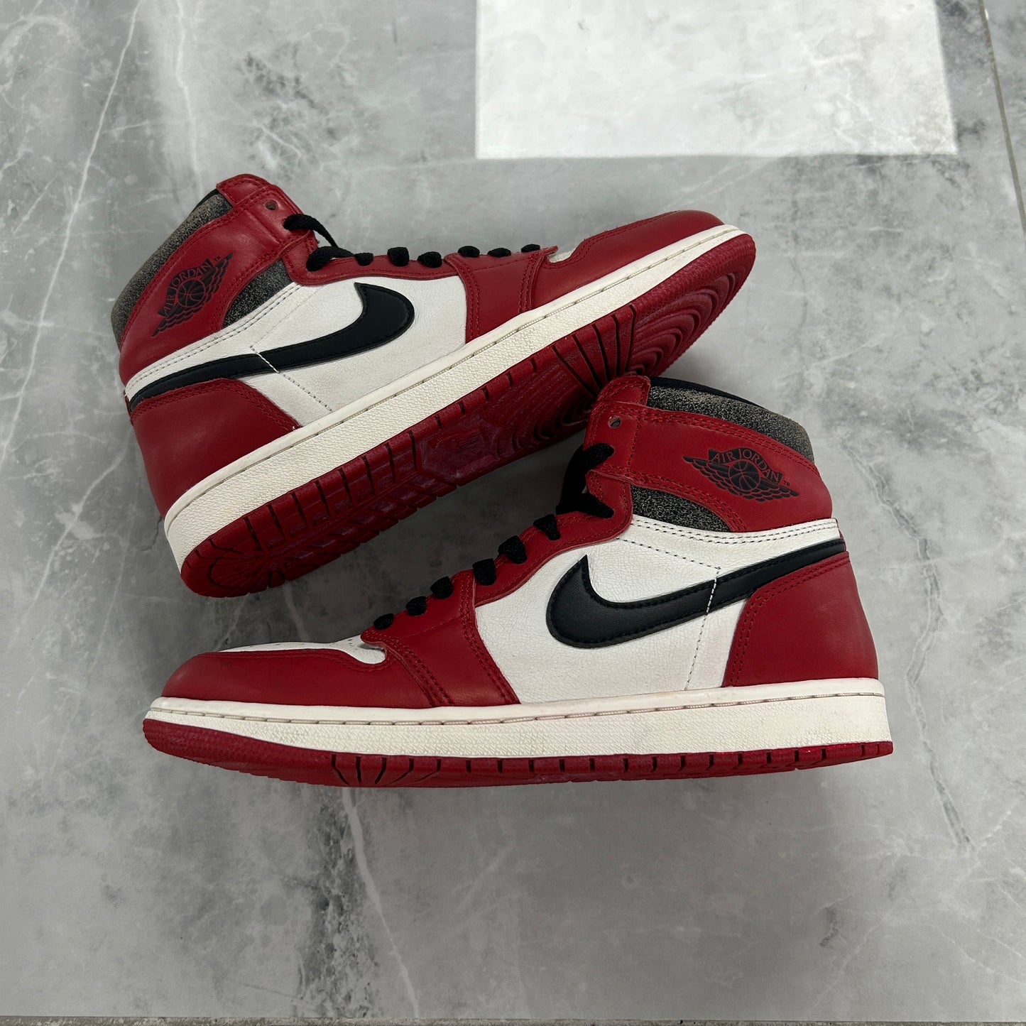 Jordan 1 Retro High OG Chicago Lost & Found (USED NO BOX)