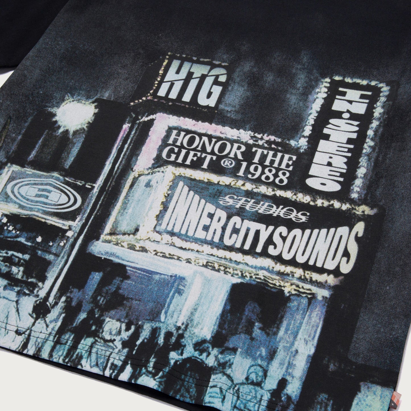 HTG CITY LIGHTS TEE - BLACK