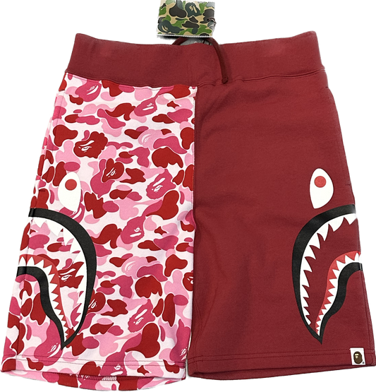 Bape Shark pantalones cortos rojos de camuflaje divididos